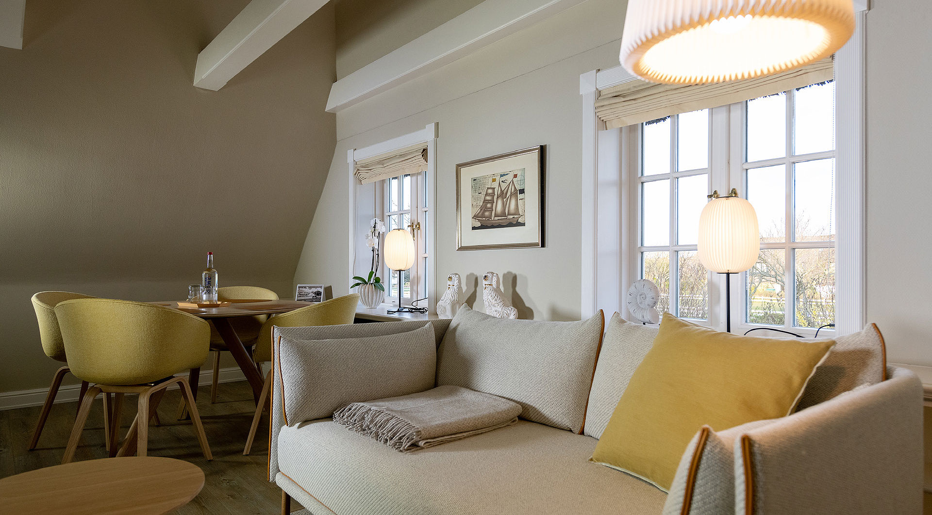 Jetzt-Sylt-07-KOMFORT-JUNIORSUITE-2025-benen-diken-hof-keitum-sylt-15